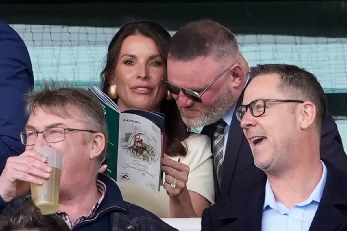 Coleen Rooney celebrating with hubby Wayne 0 JS402638090
