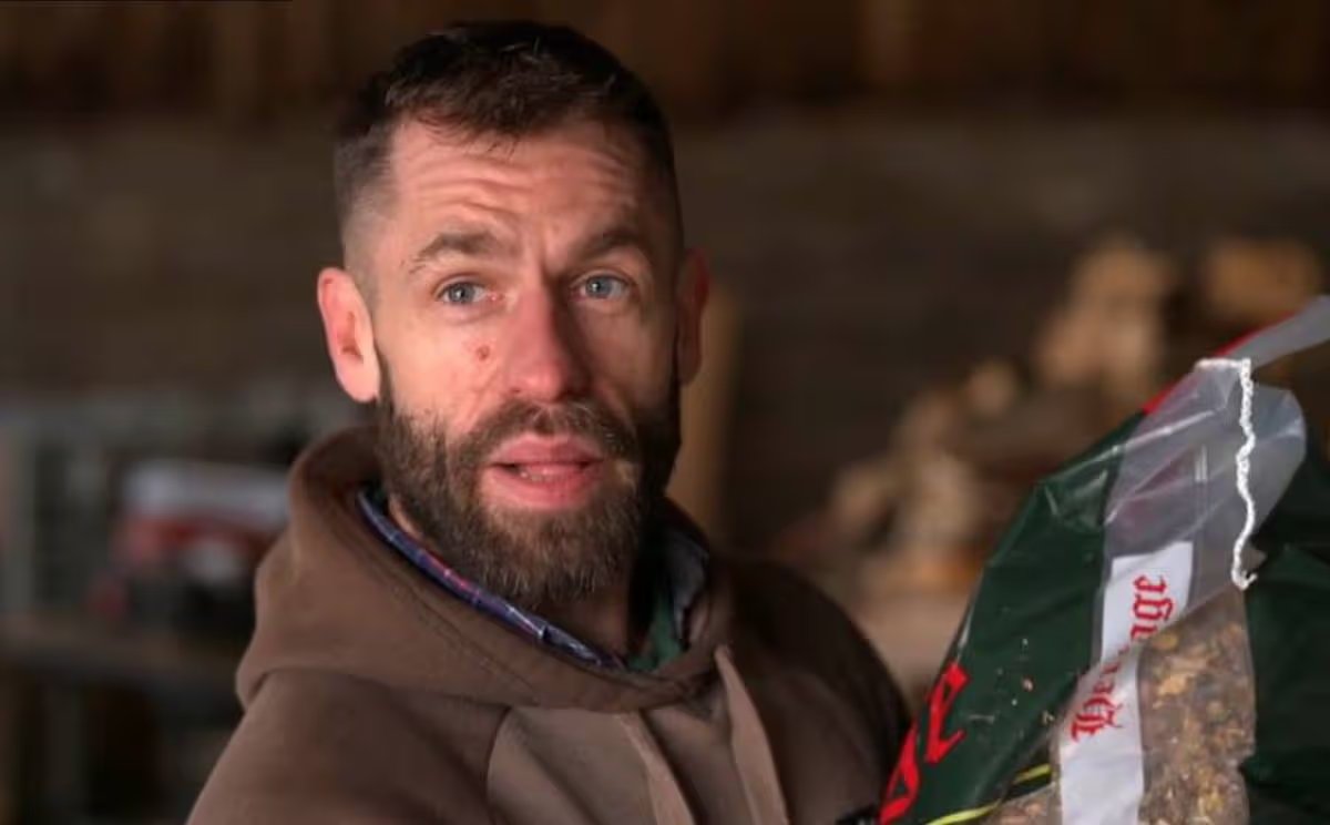 Emmerdale's Kelvin Fletcher reveals 'bittersweet' farm news after 'sudden' loss 0 kk1PNG