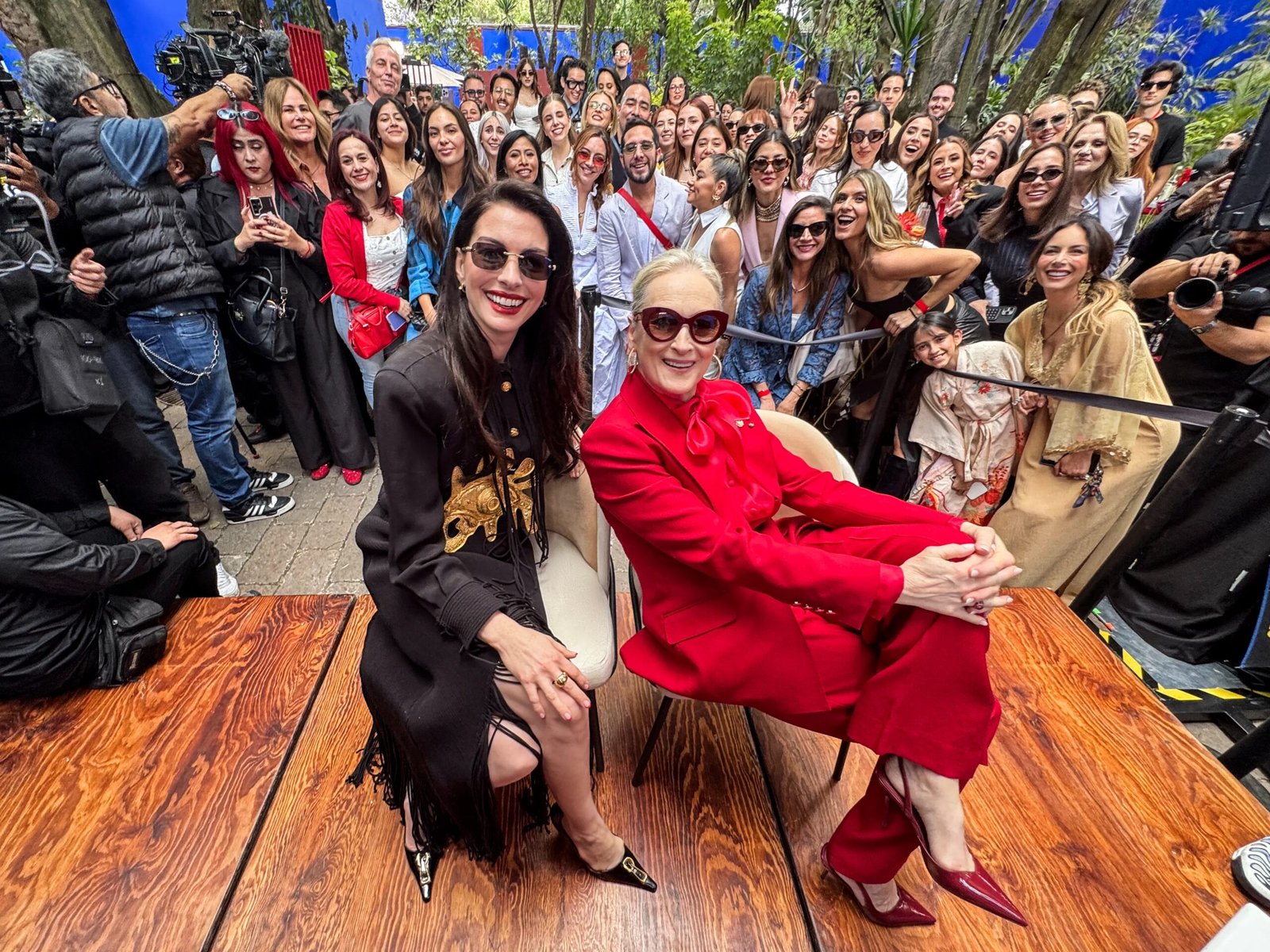 anne hathaway l meryl streep 124822850 8ce6b7 scaled