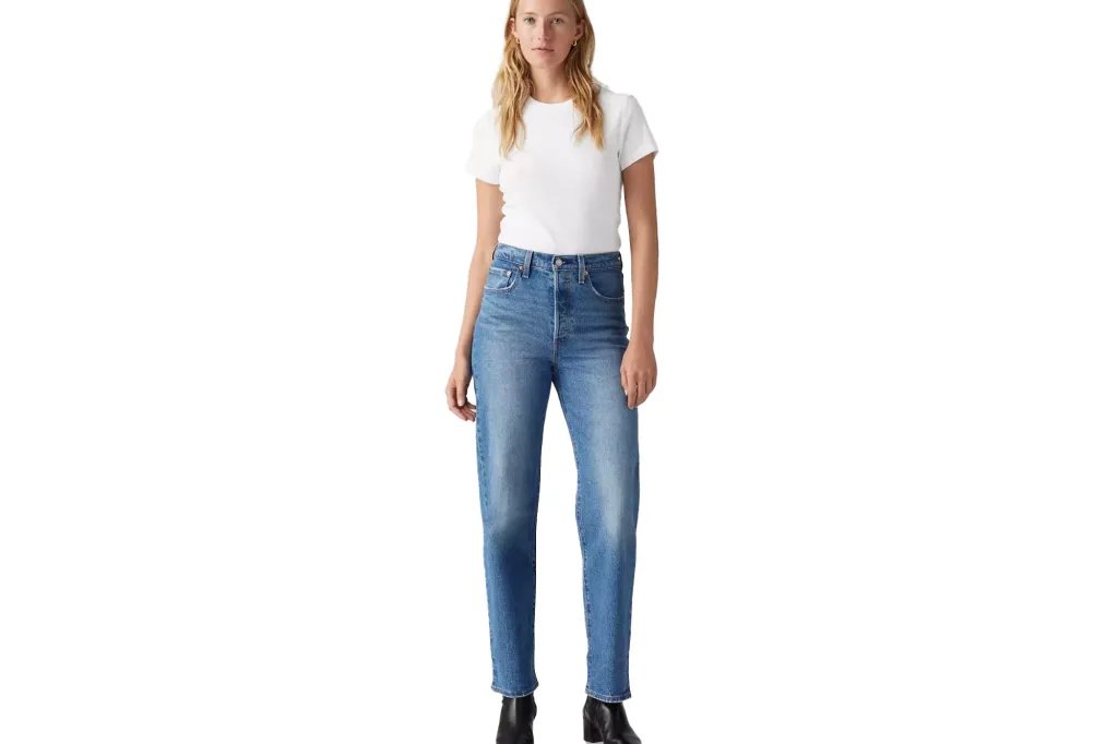 Hailey Bieber's Levi's Ribcage jeans are majorly marked down at Amazon levi1